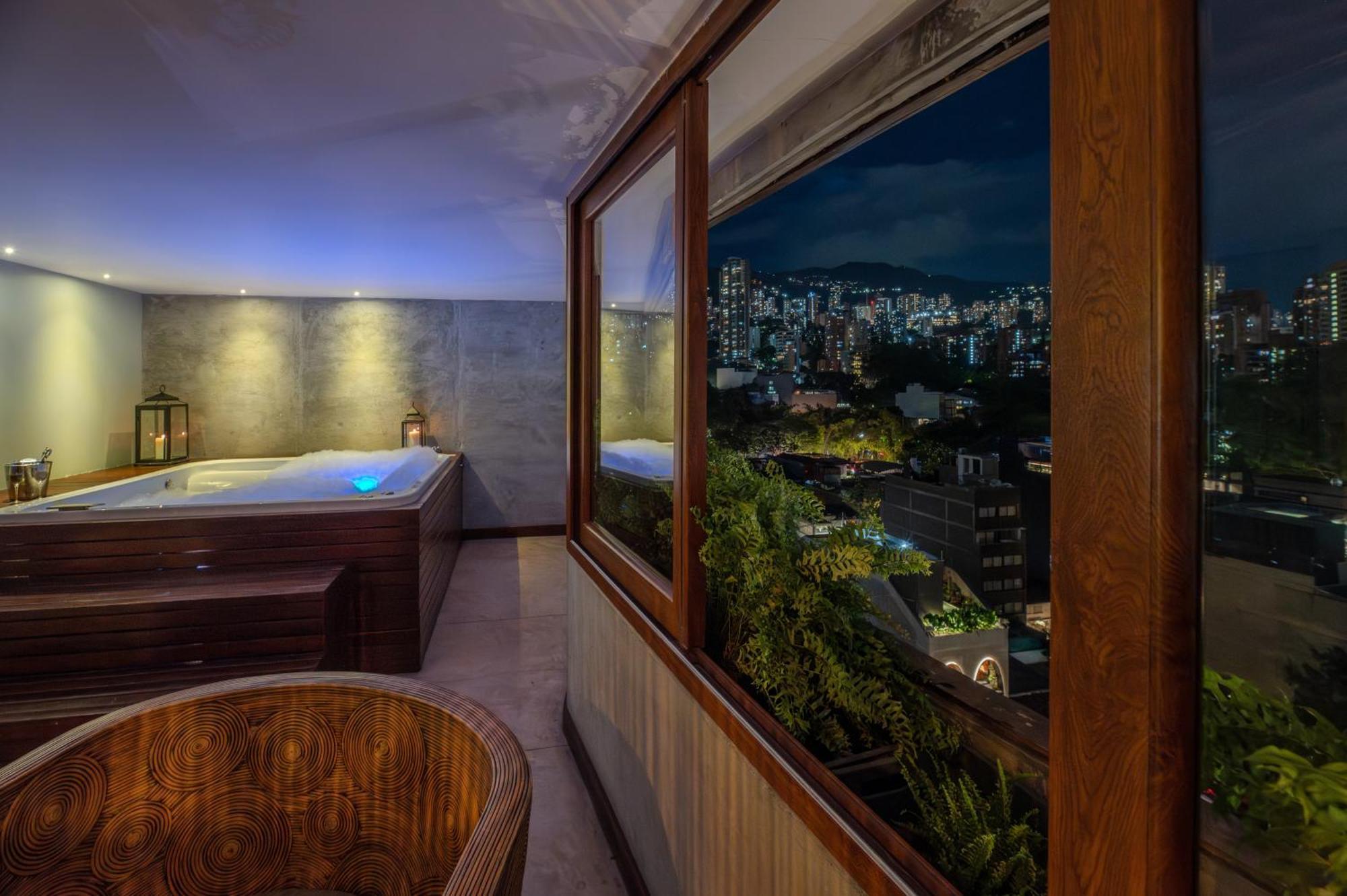 The Charlee Hotel Medellin Exterior photo
