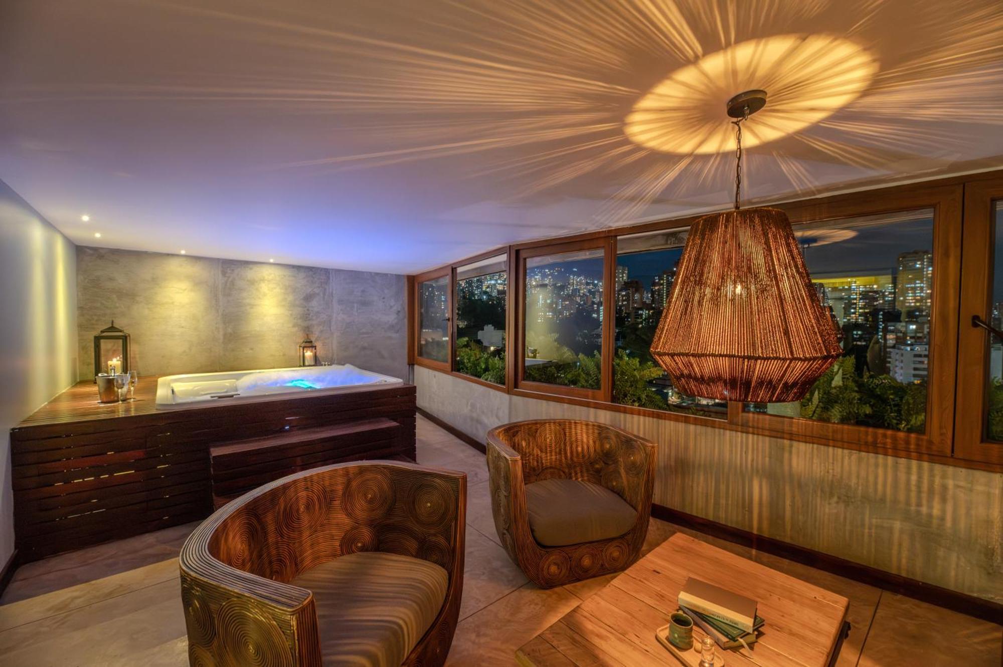 The Charlee Hotel Medellin Exterior photo