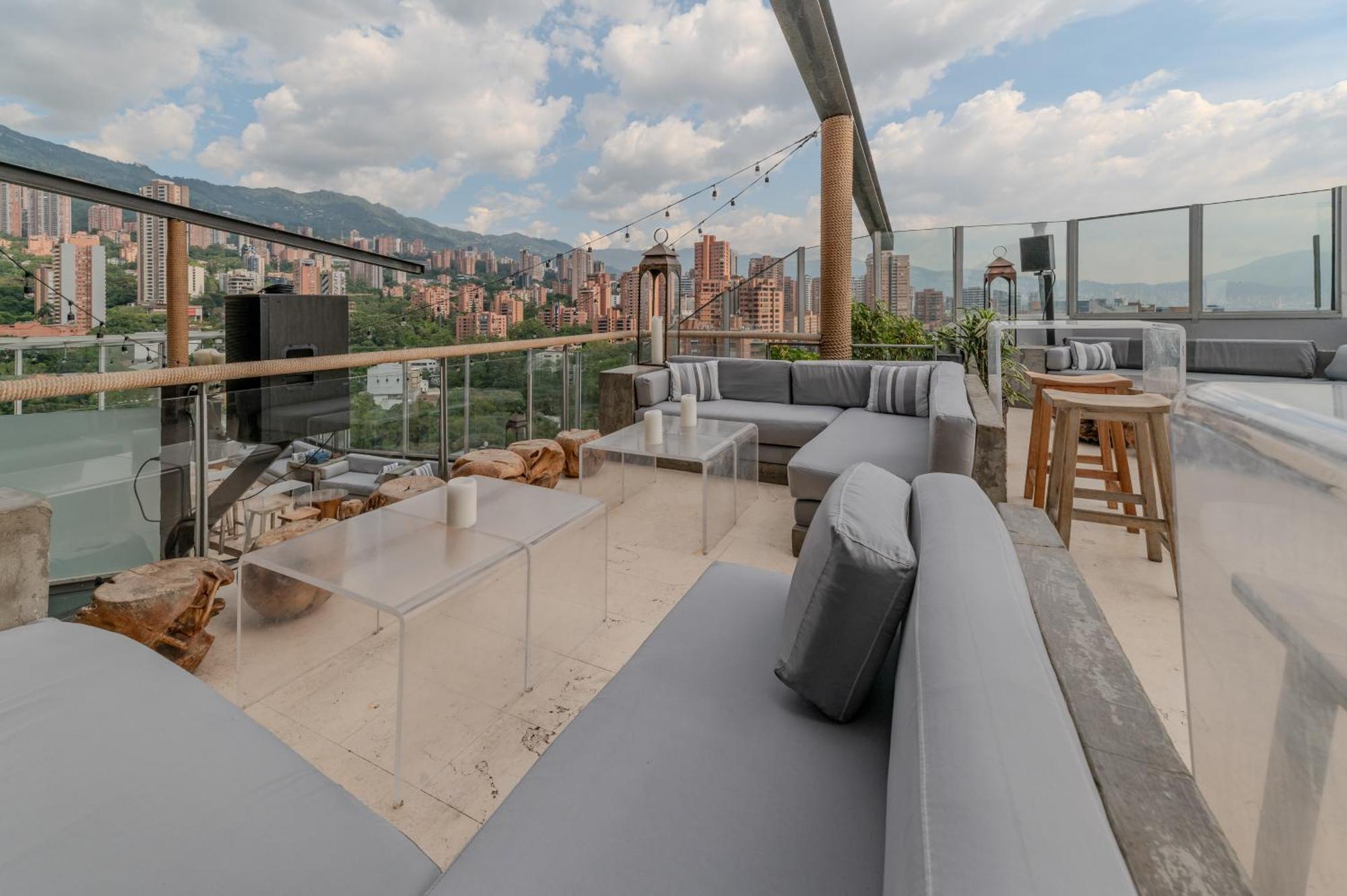 The Charlee Hotel Medellin Exterior photo