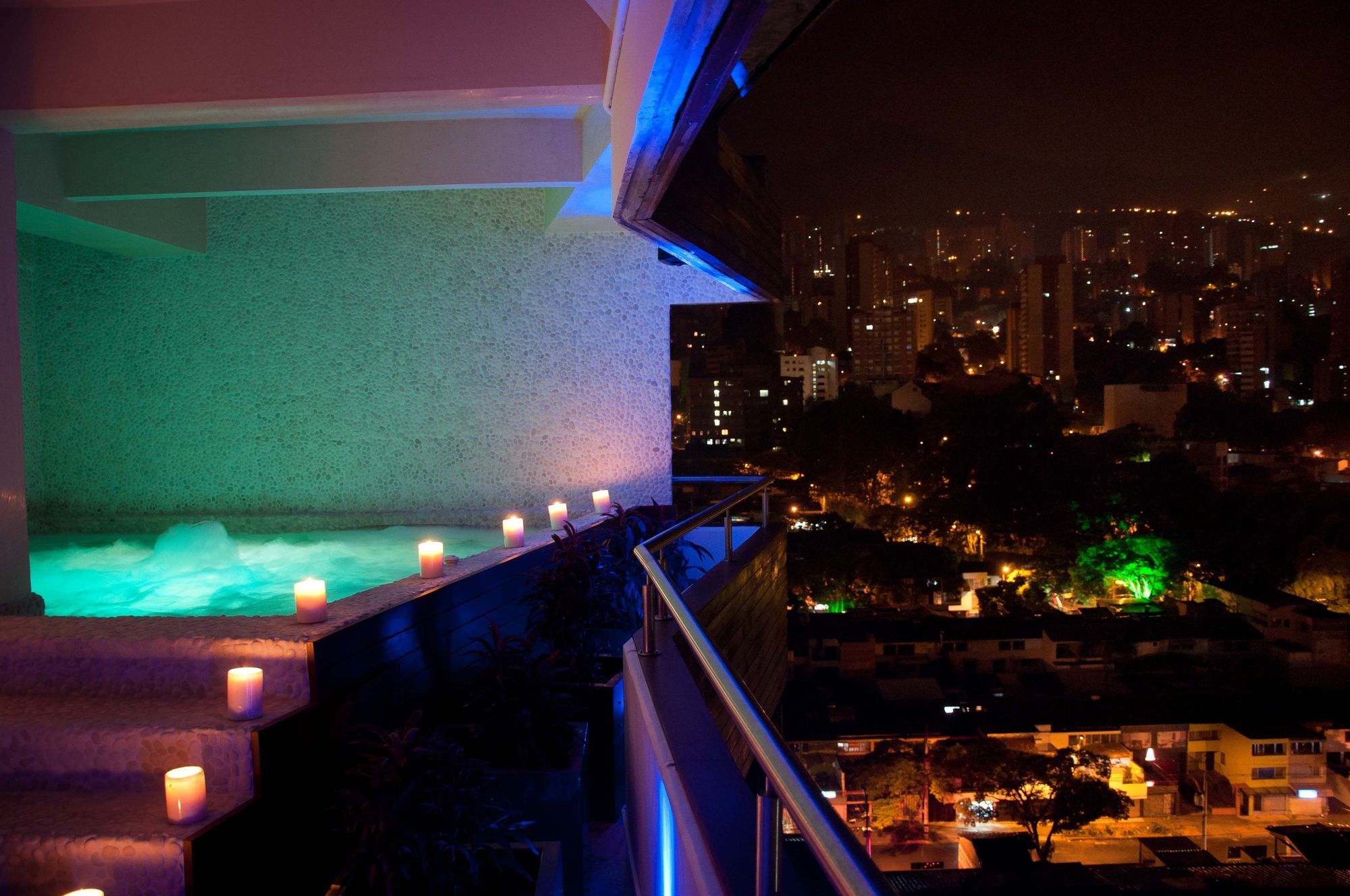 The Charlee Hotel Medellin Exterior photo
